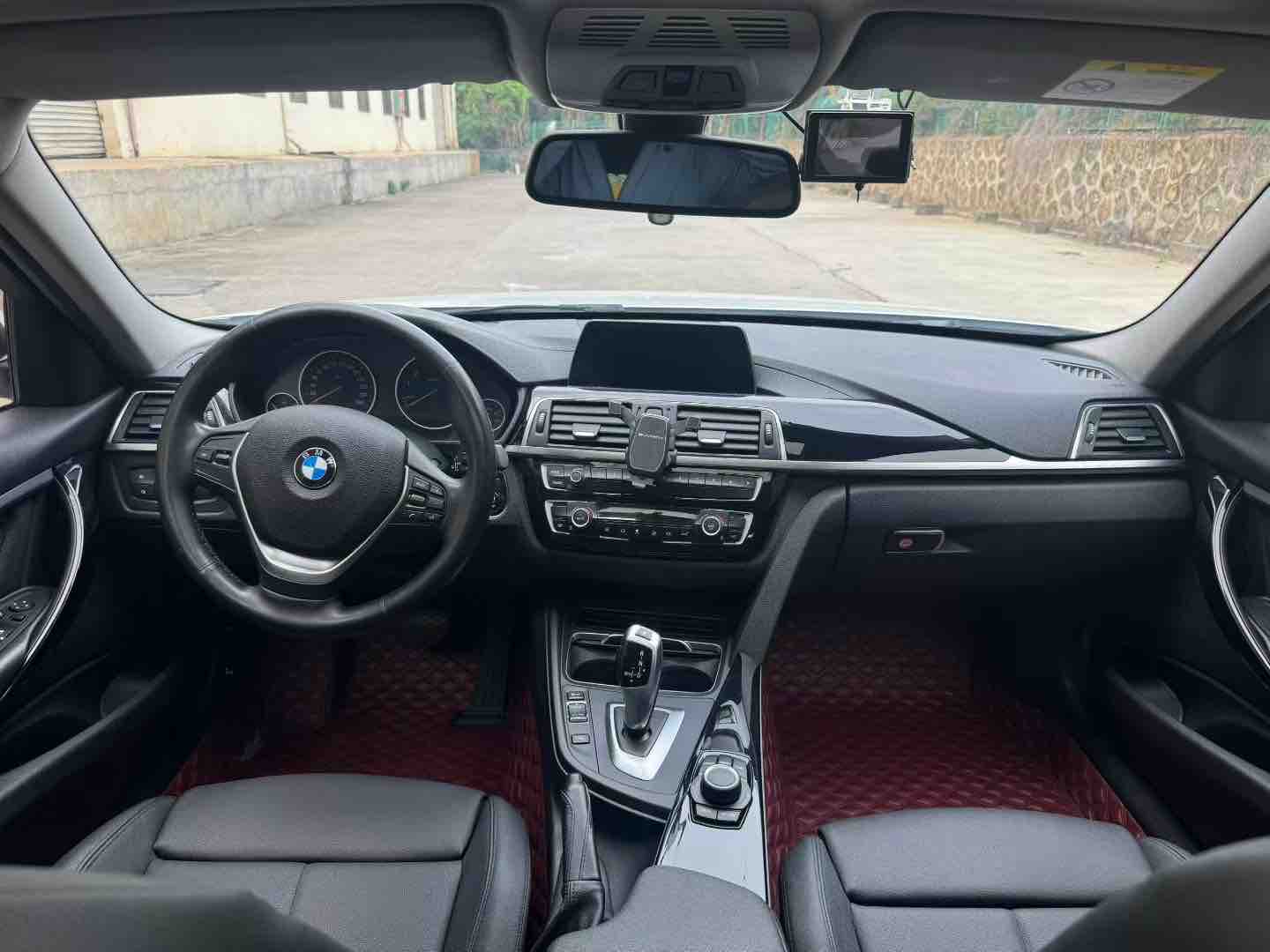 BMW 3 Series 2018 #7 BMW 3 Series 2018 car image #7
