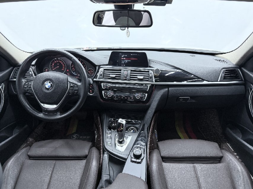 BMW 3 Series 2018 #6 BMW 3 Series 2018 car image #6