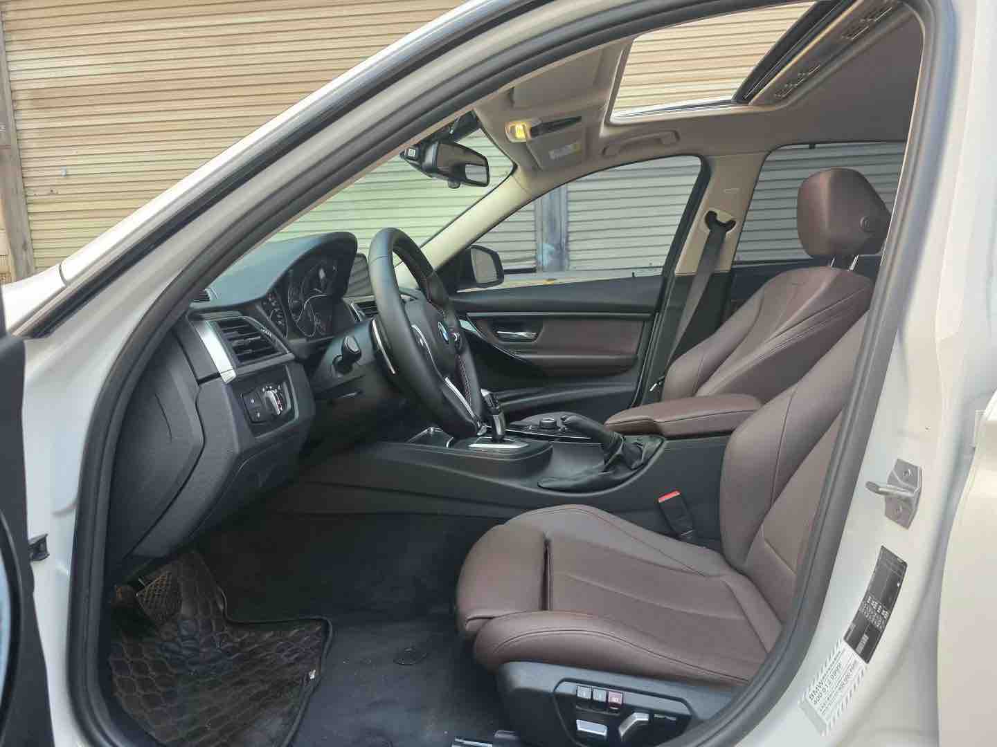 BMW 3 Series 2018 car image #8