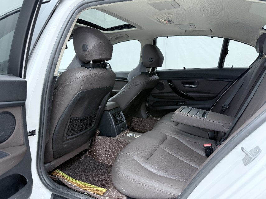 BMW 3 Series 2018 #9 BMW 3 Series 2018 car image #9