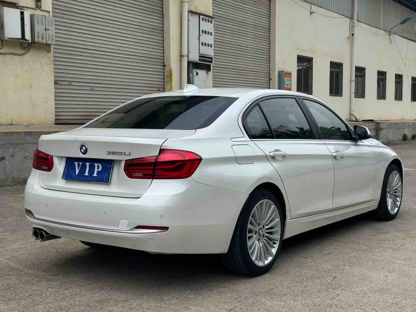 BMW 3 Series 2018 #11 BMW 3 Series 2018 car image #11