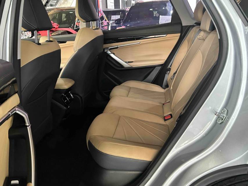 GEELY Boyue L 2023 car image #4