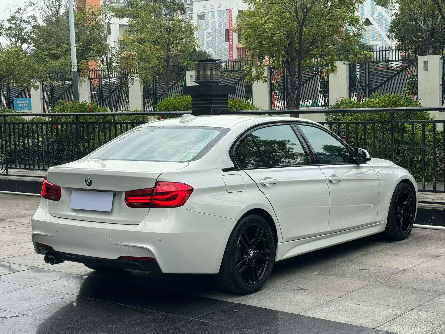 BMW 3 Series 2017 car image #8