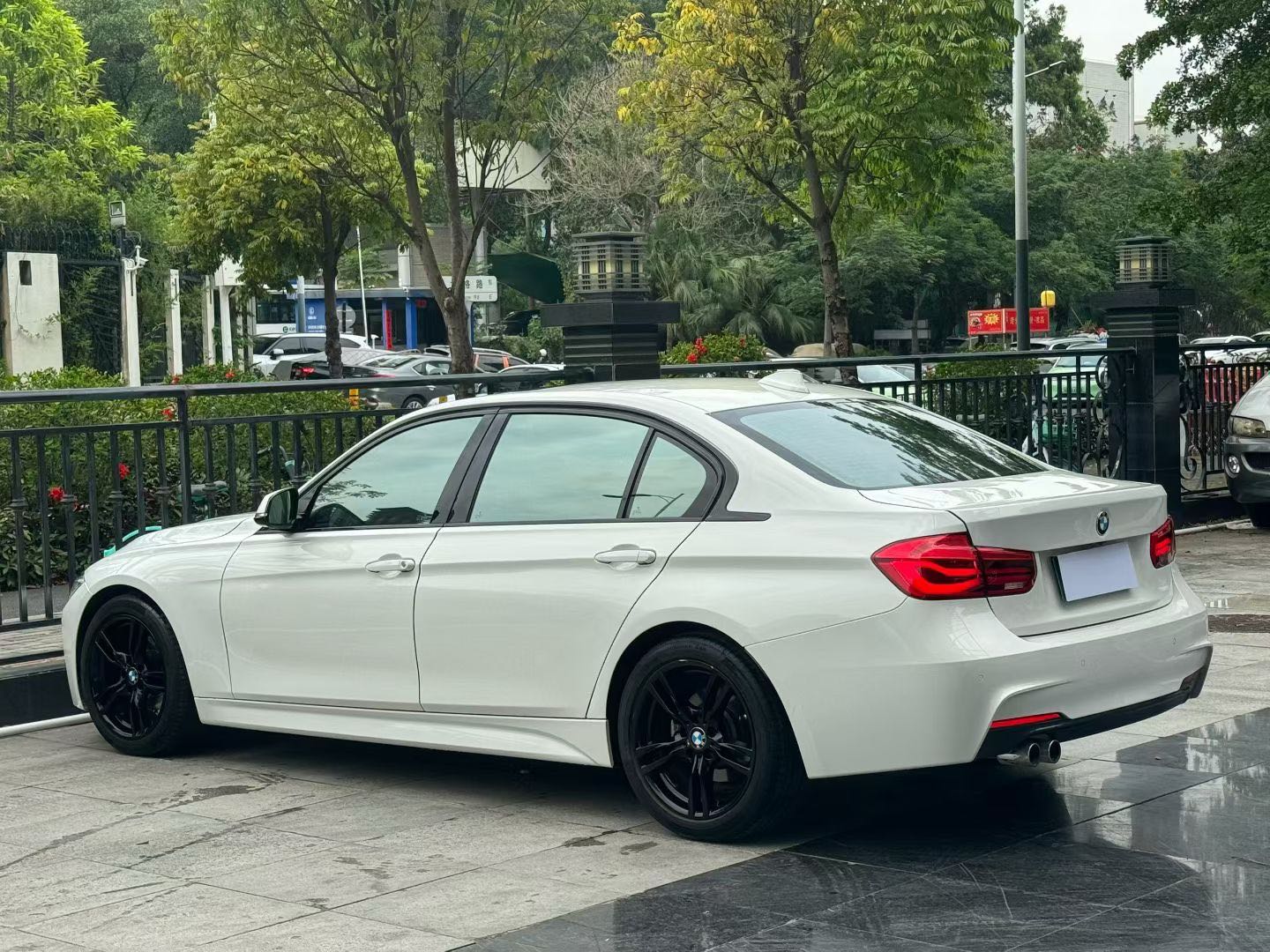 BMW 3 Series 2017 car image #6