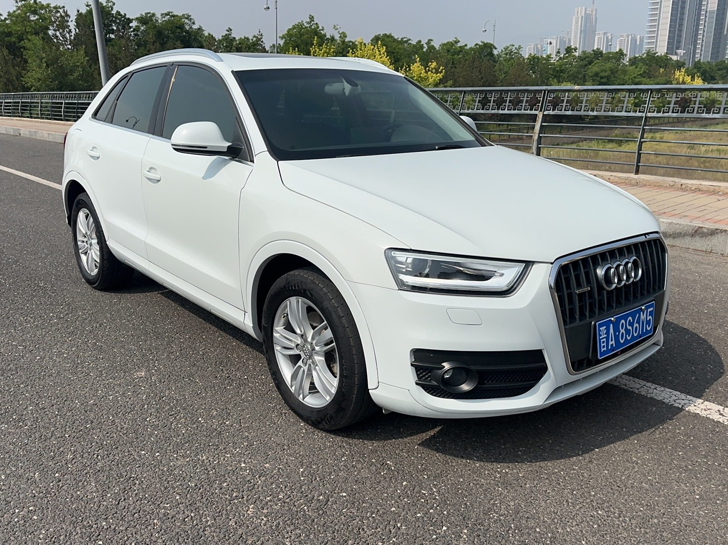 Audi Q3 2014 car image #7