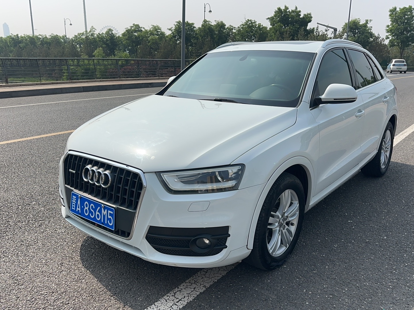 Audi Q3 2014 car image #2