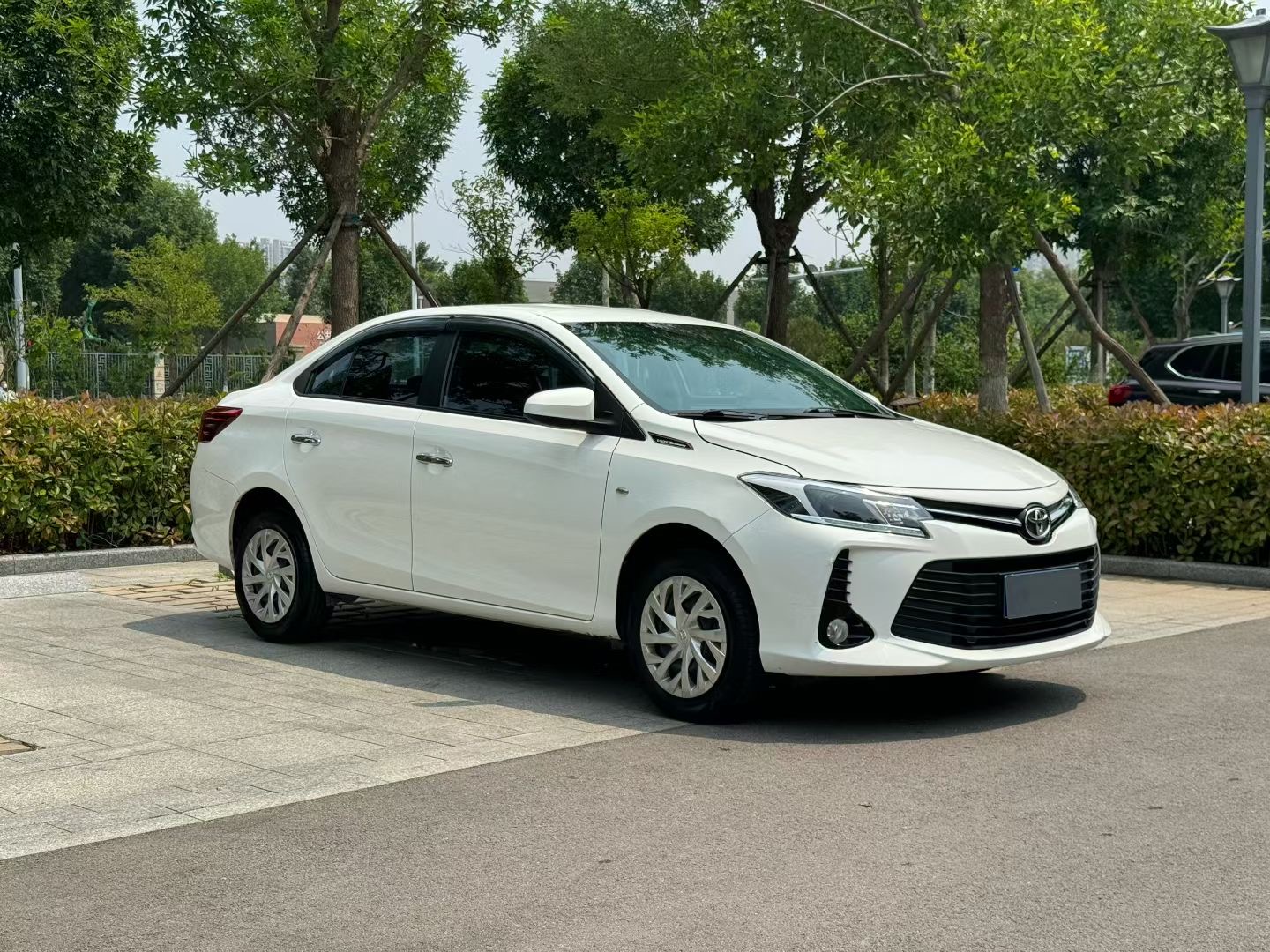 Toyota Vios 2023 изображение автомобиля #5