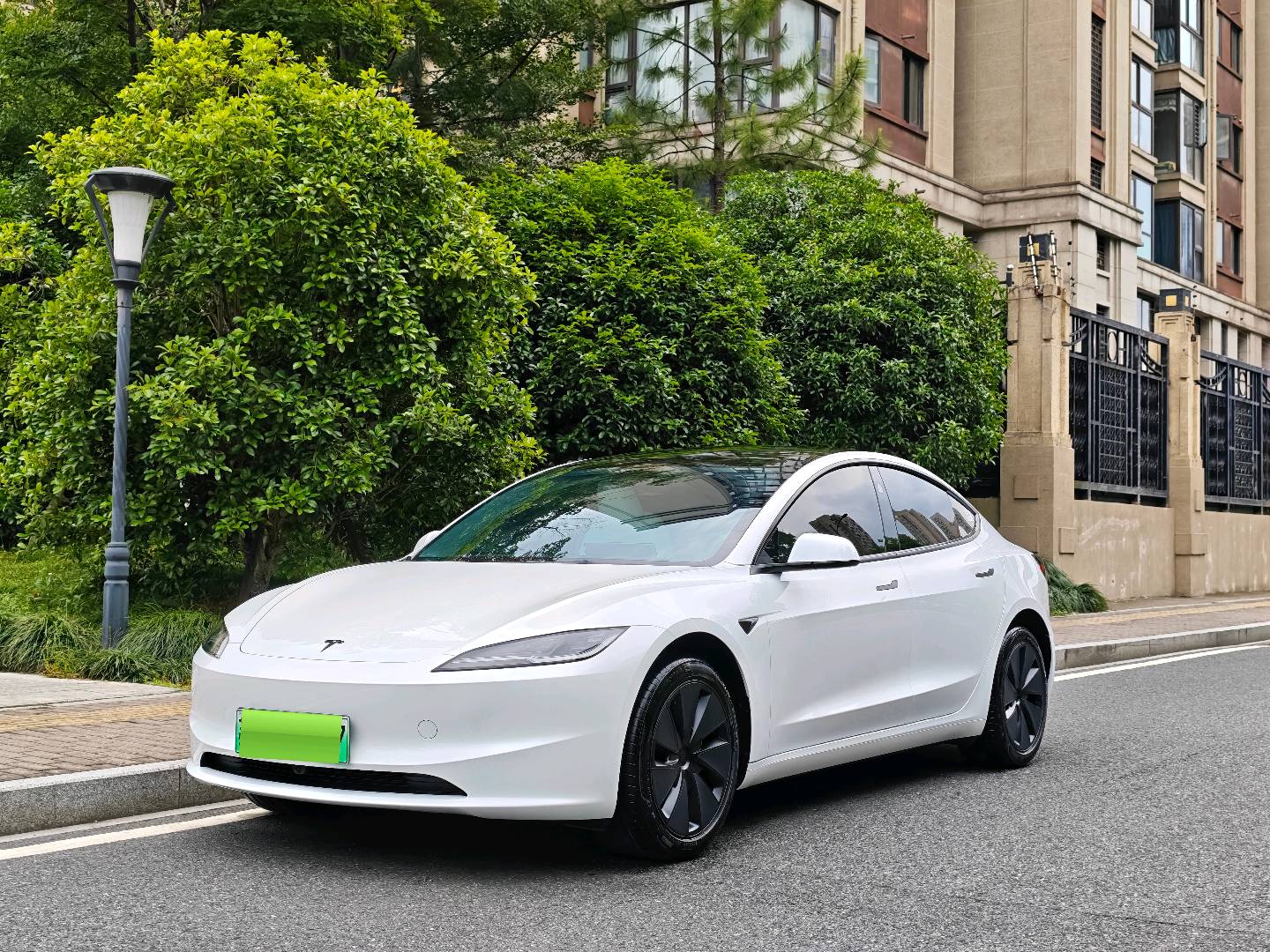 Tesla Model 3 2025 #2 Tesla Model 3 2025 car image #2