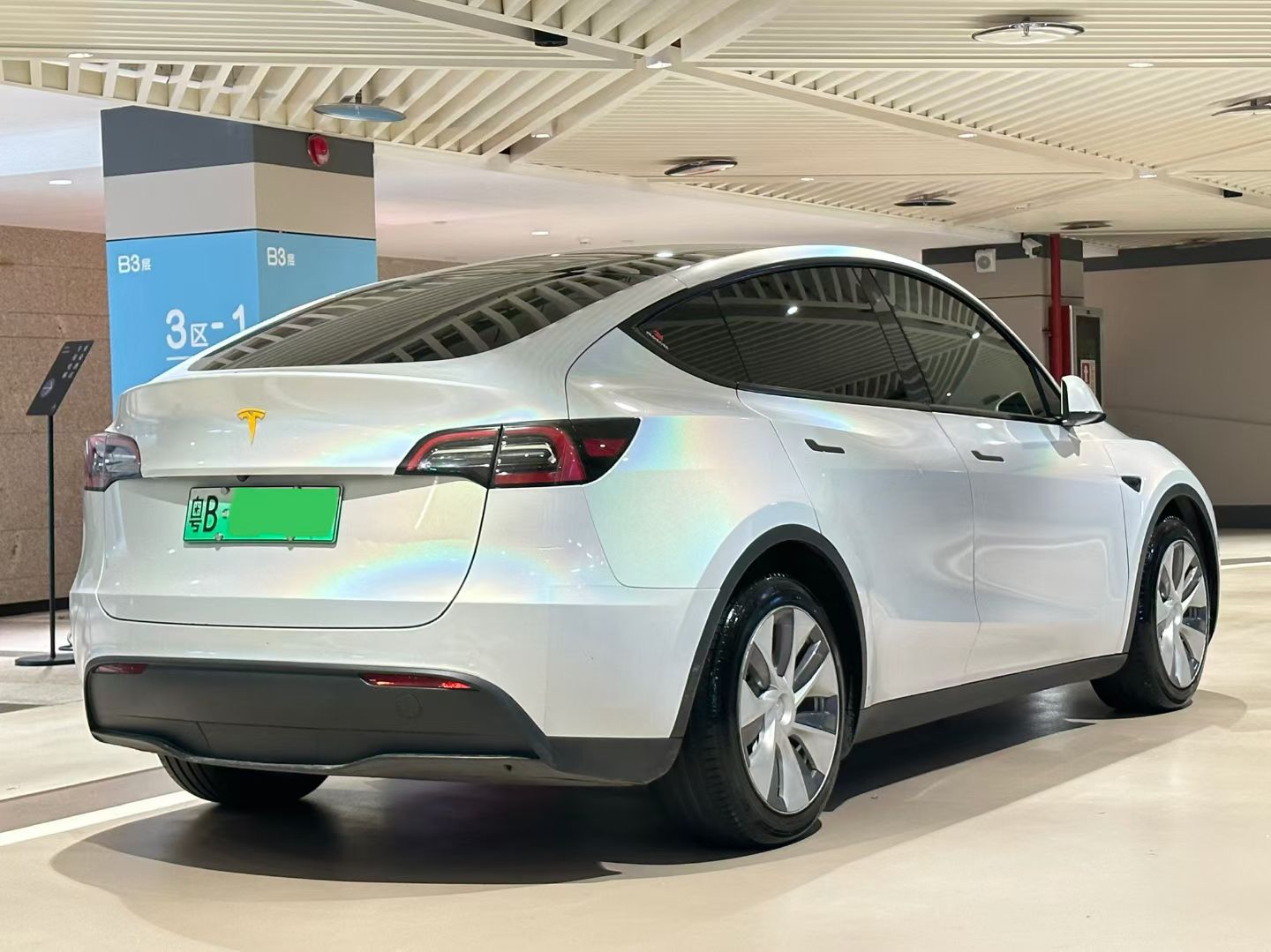 Tesla Model Y 2022 #9 Tesla Model Y 2022 immagine di auto #9