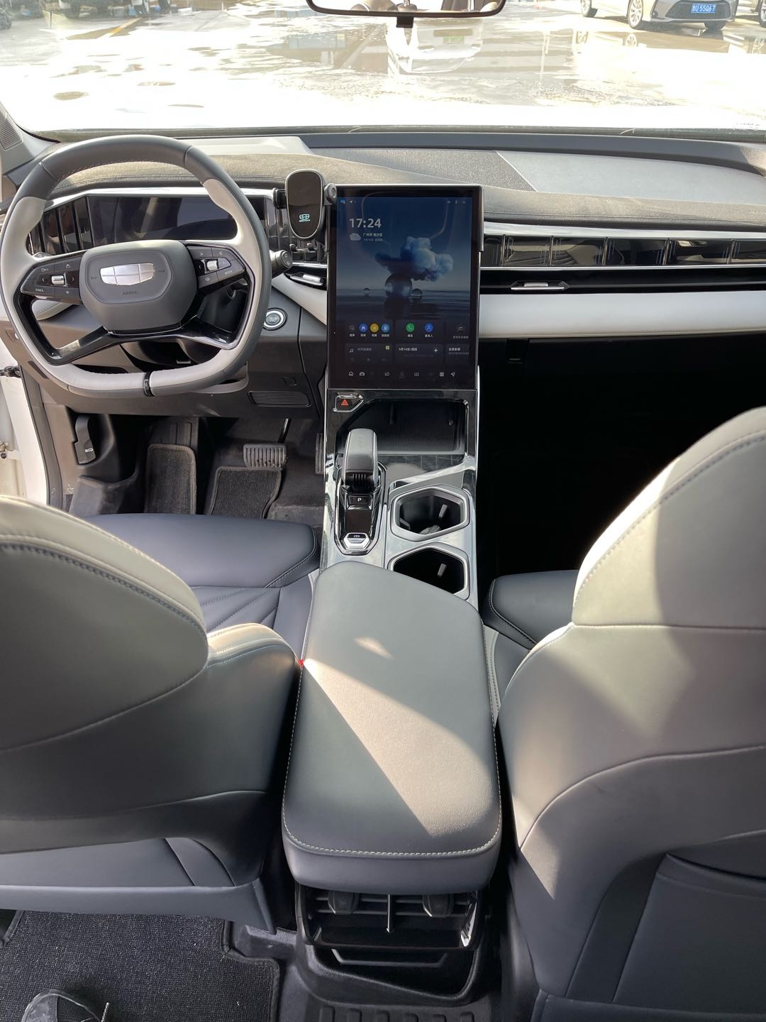 GEELY Boyue L 2023 صورة سيارة #8