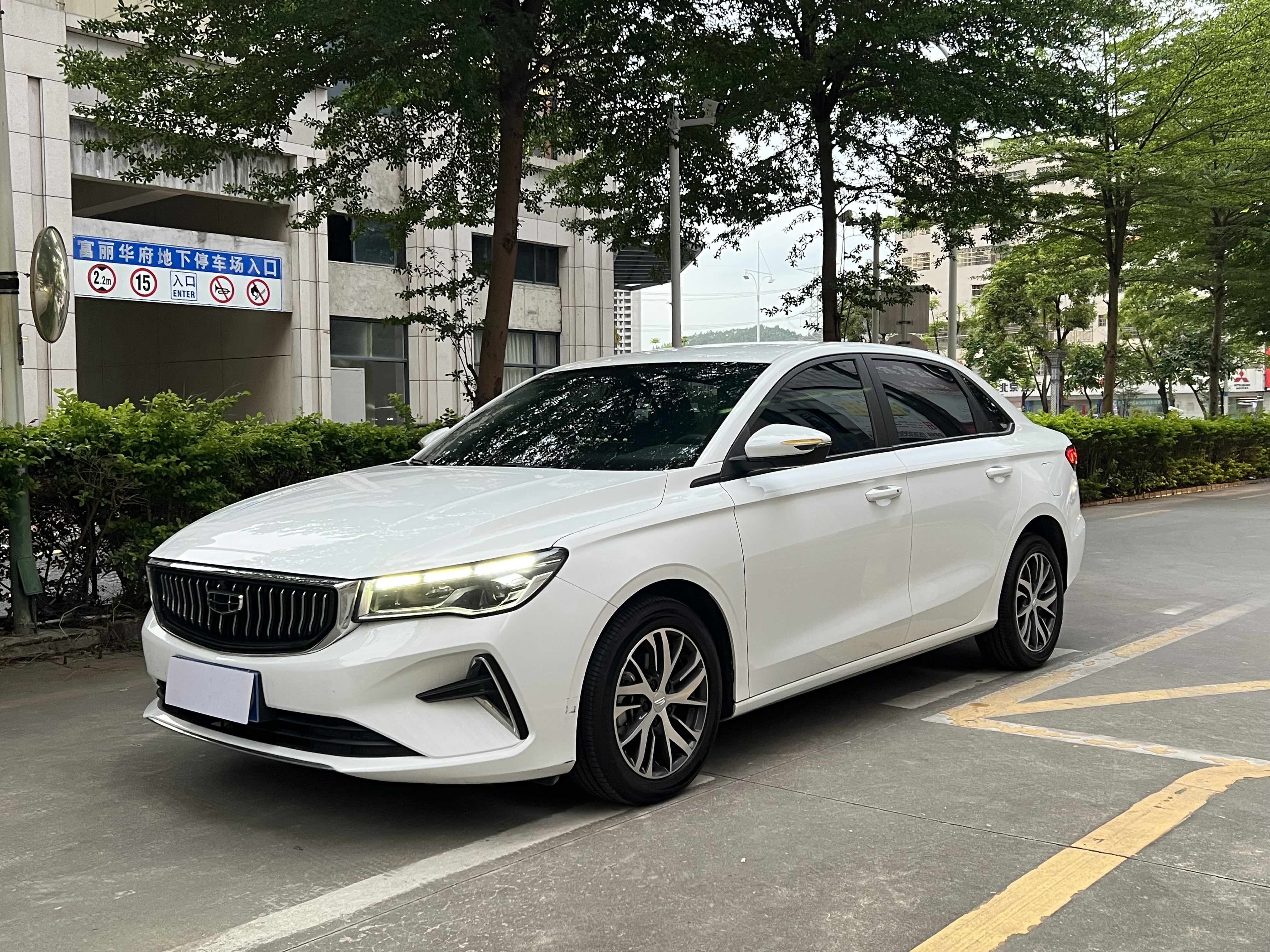 GEELY Emgrand 2023 car image #2