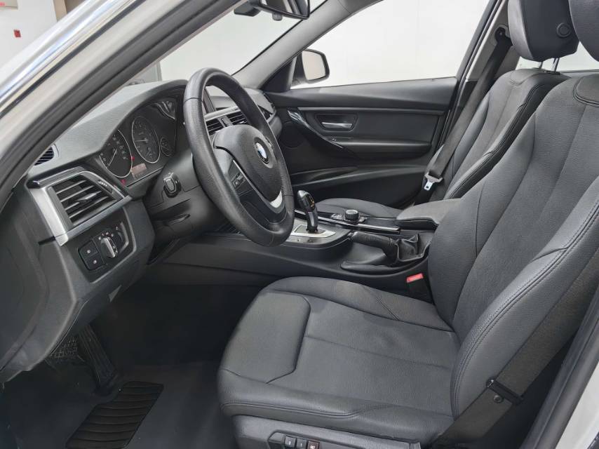 BMW 3 Series 2016 car image #6