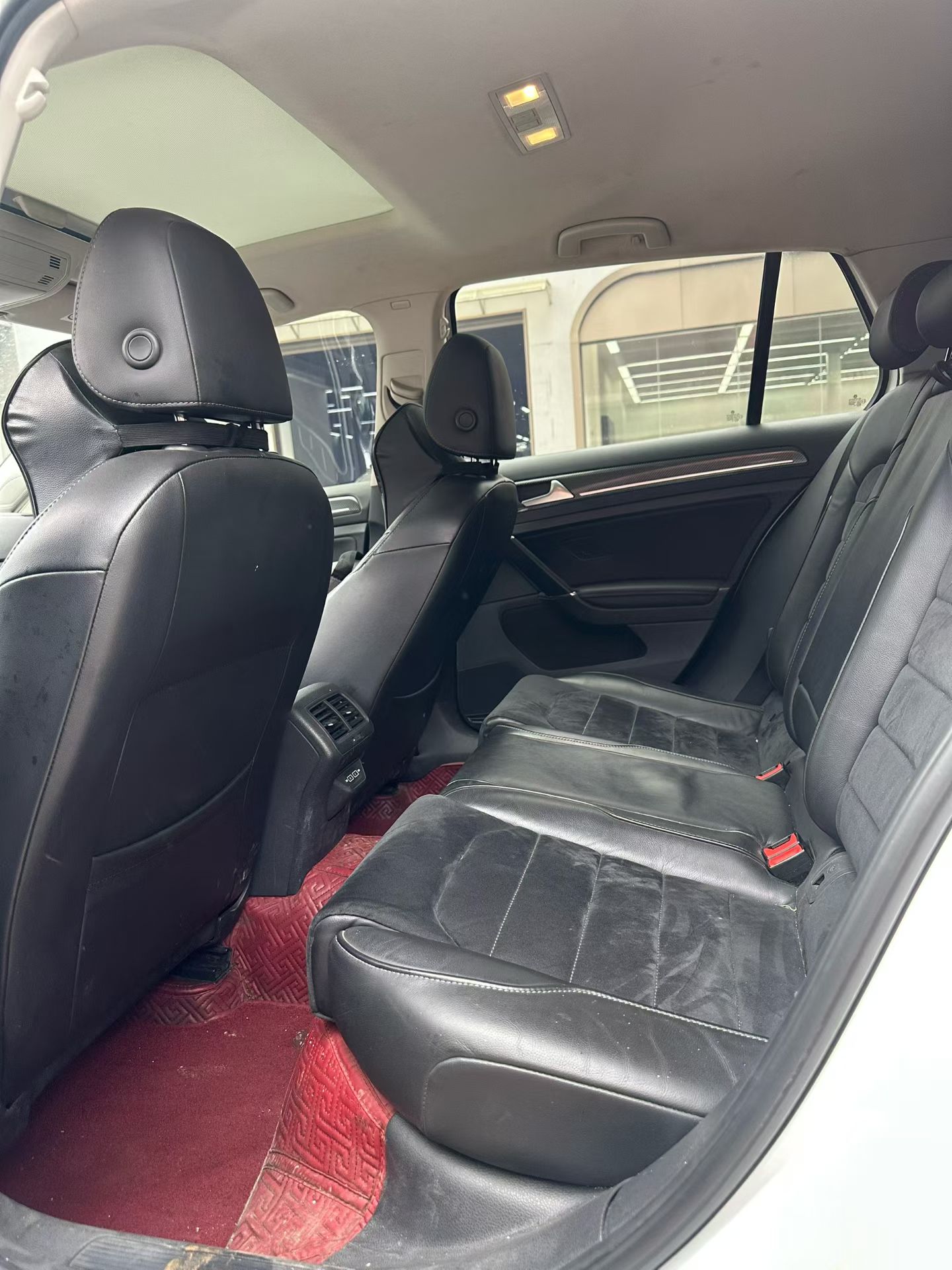 Volkswagen Golf 2018 car image #5