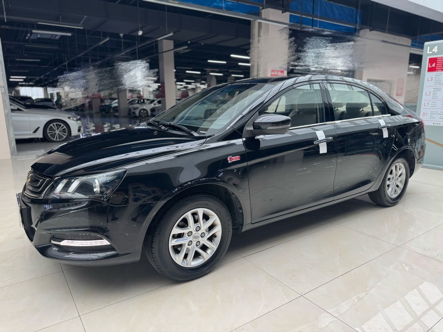 GEELY Emgrand 2017 car image #2