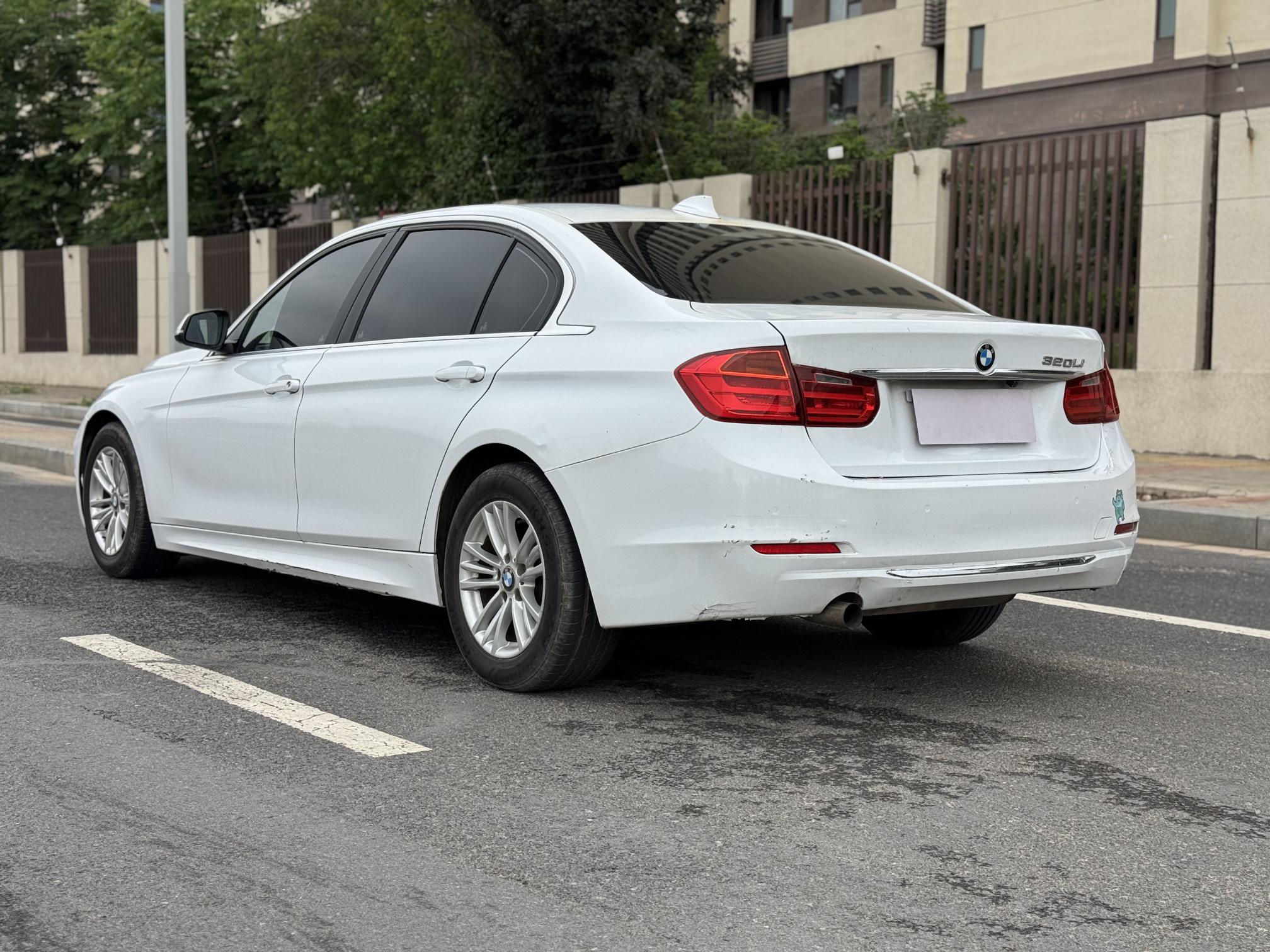 BMW 3 Series 2013 car image #9