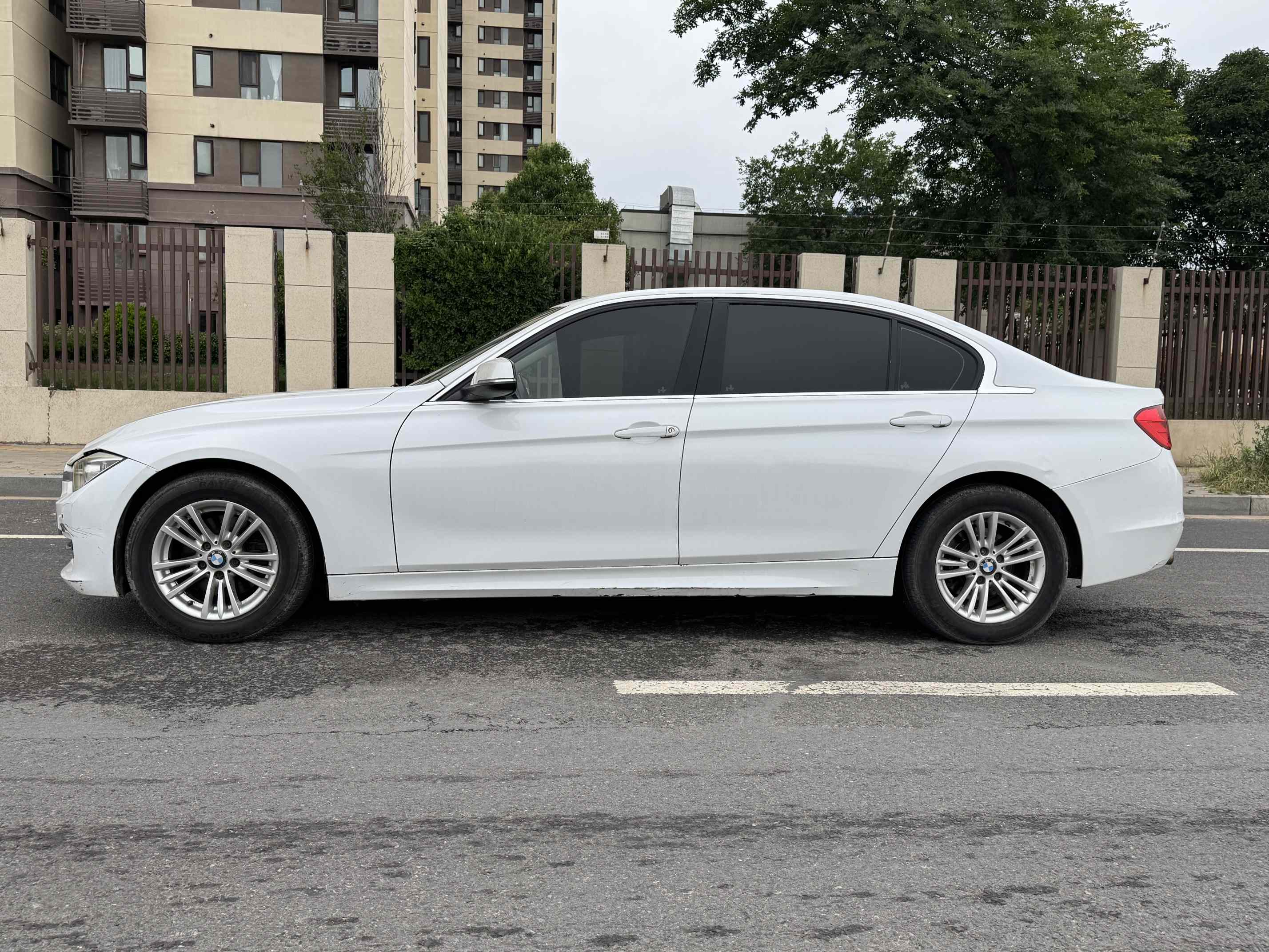 BMW 3 Series 2013 car image #12