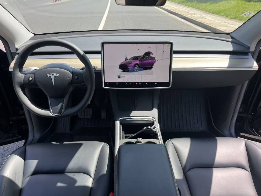 Tesla Model Y 2022 car image #6