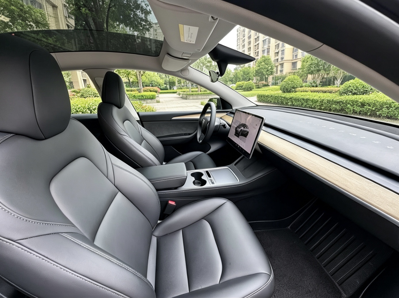 Tesla Model Y 2022 #6 Tesla Model Y 2022 car image #6