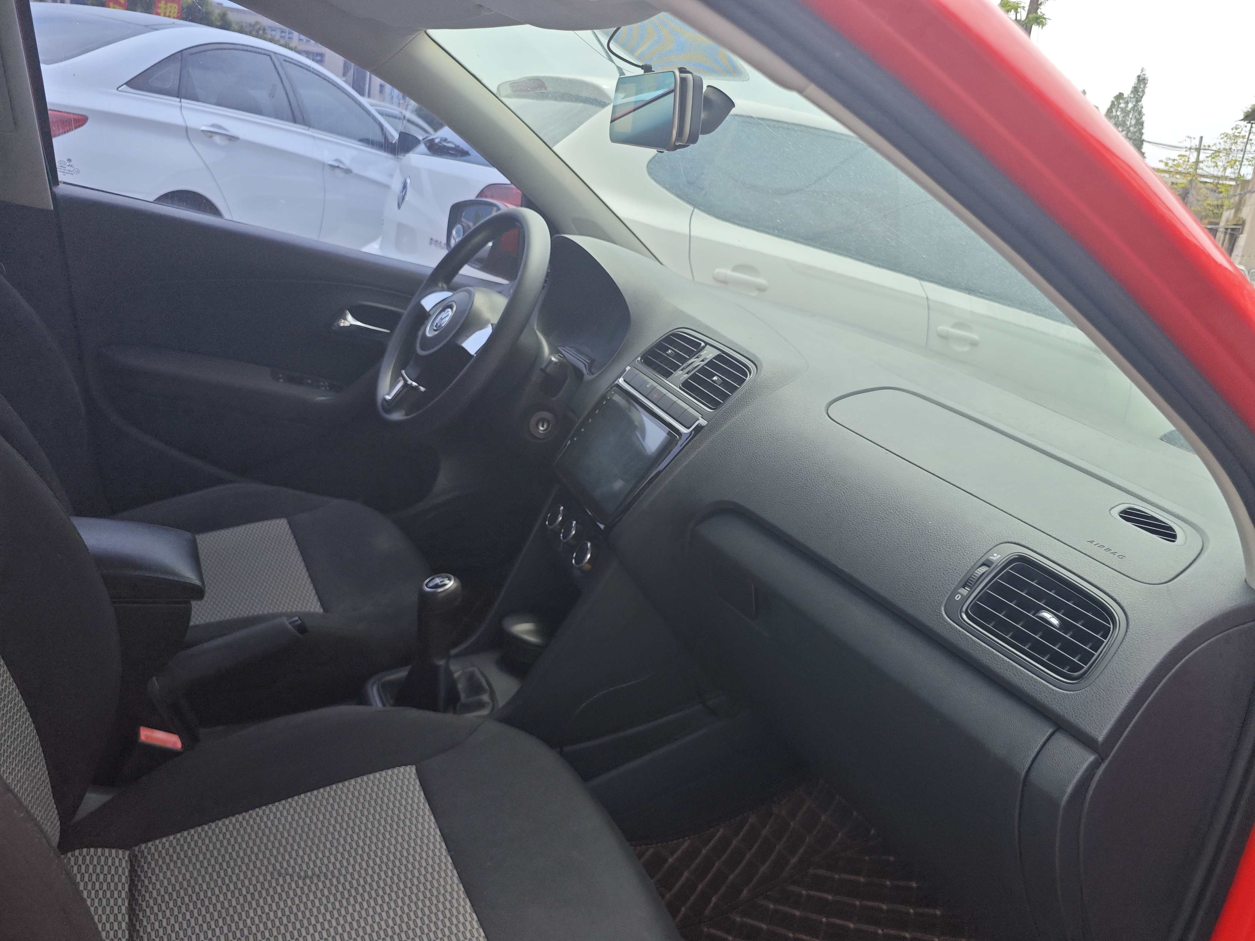 Volkswagen Polo 2013 car image #5