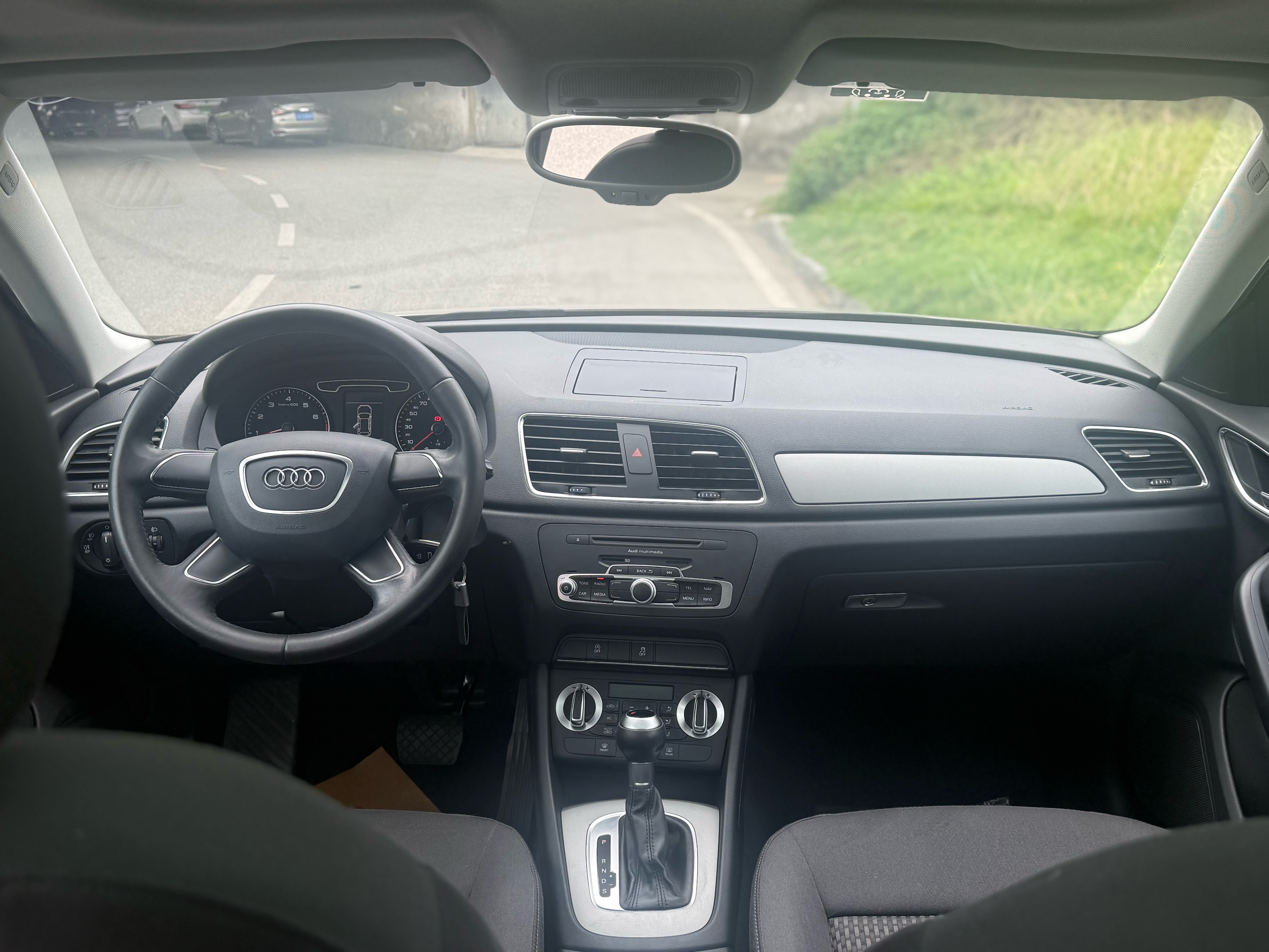 Audi Q3 2013 car image #6