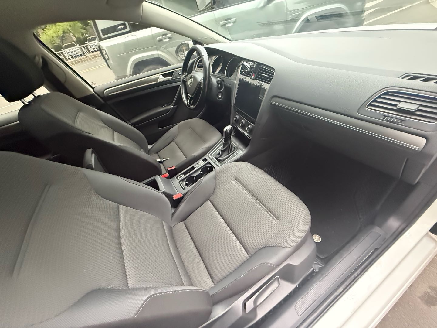 Volkswagen Golf 2015 car image #8