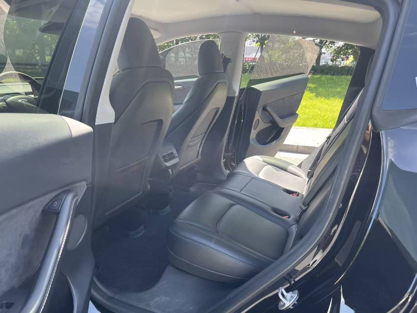 Tesla Model Y 2022 car image #7