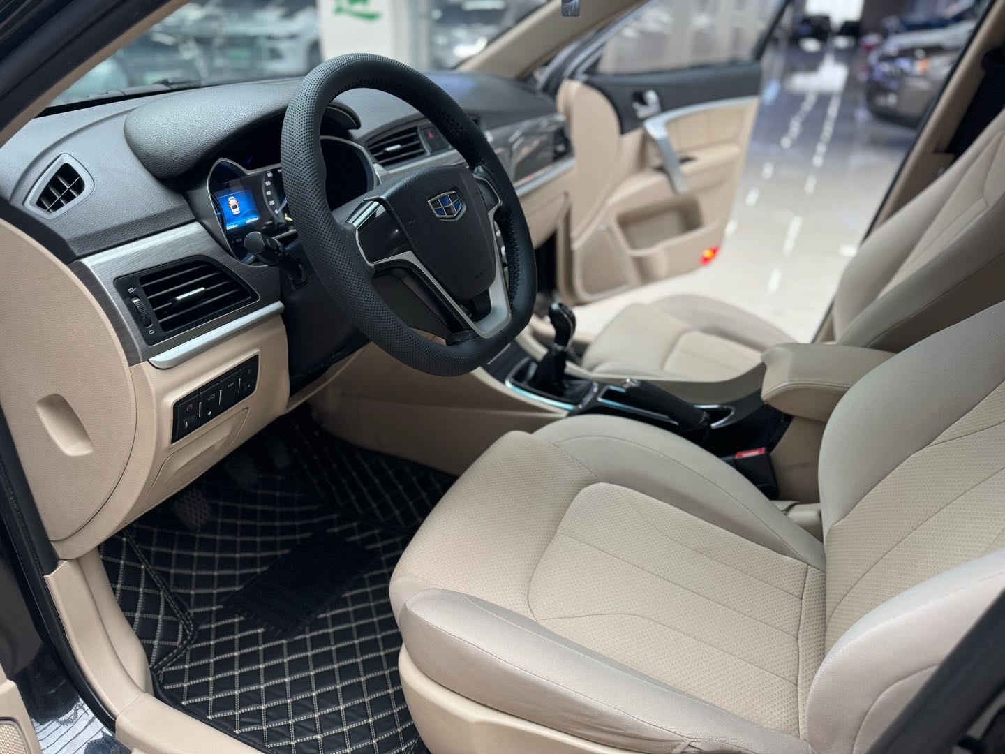 GEELY Emgrand 2017 car image #6