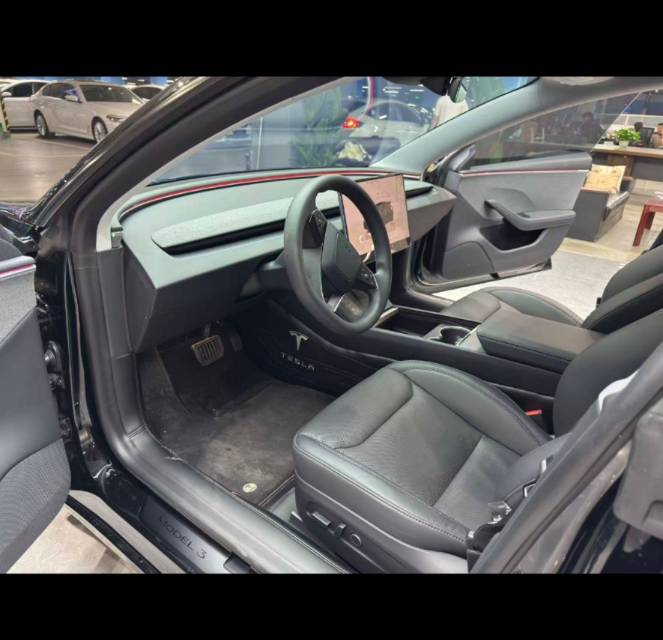 2023 car image #6