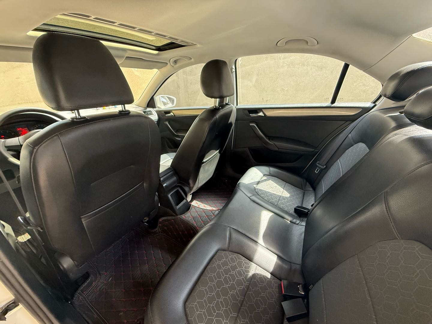 Volkswagen Santana 2014 car image #7