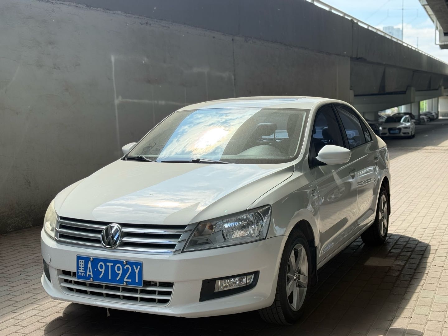 Volkswagen Santana 2014 car image #2