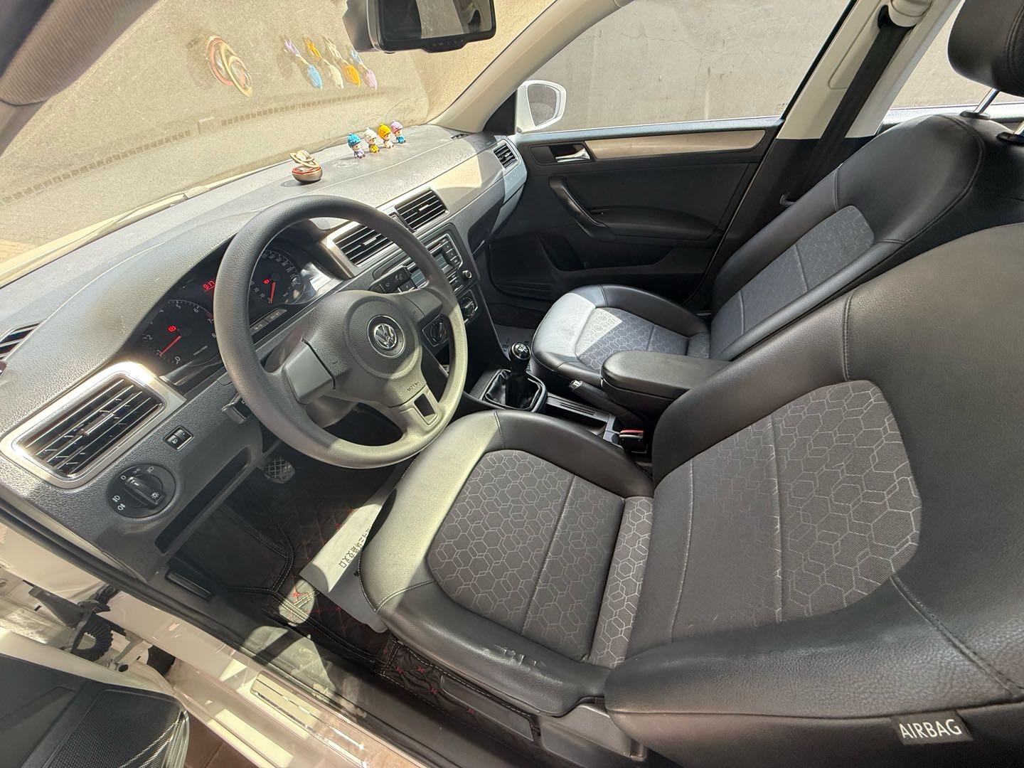 Volkswagen Santana 2014 car image #6