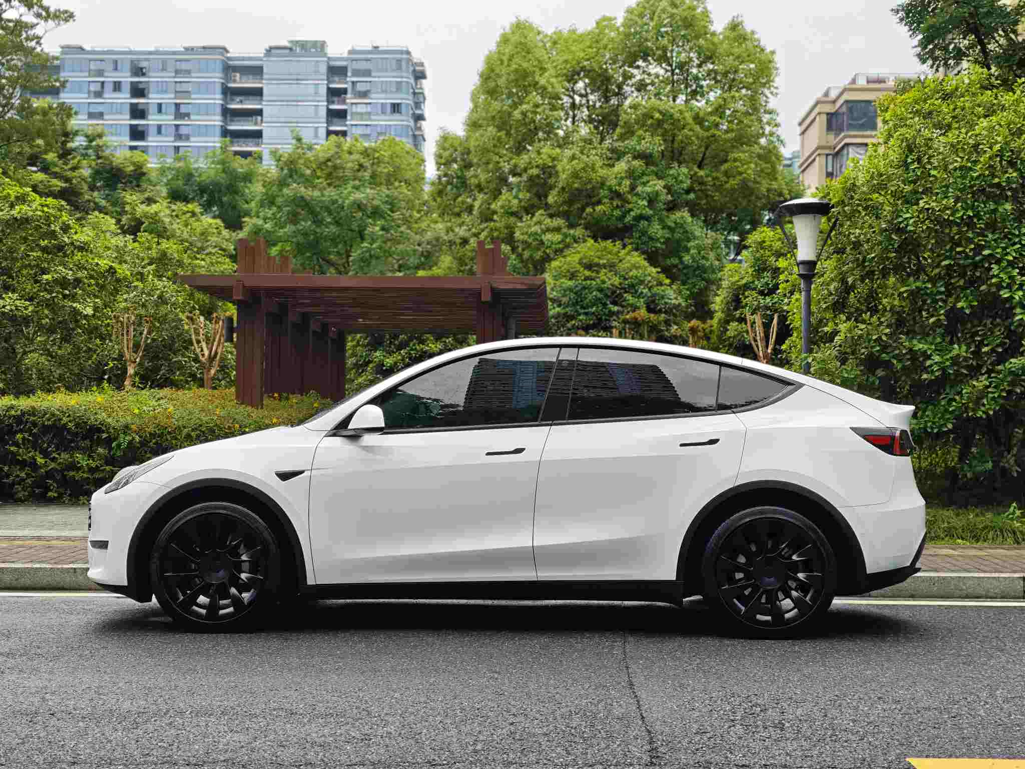 Tesla Model Y 2023 #4 Tesla Model Y 2023 immagine di auto #4