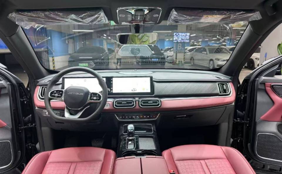 Jetour X70 PLUS 2026 car image #5