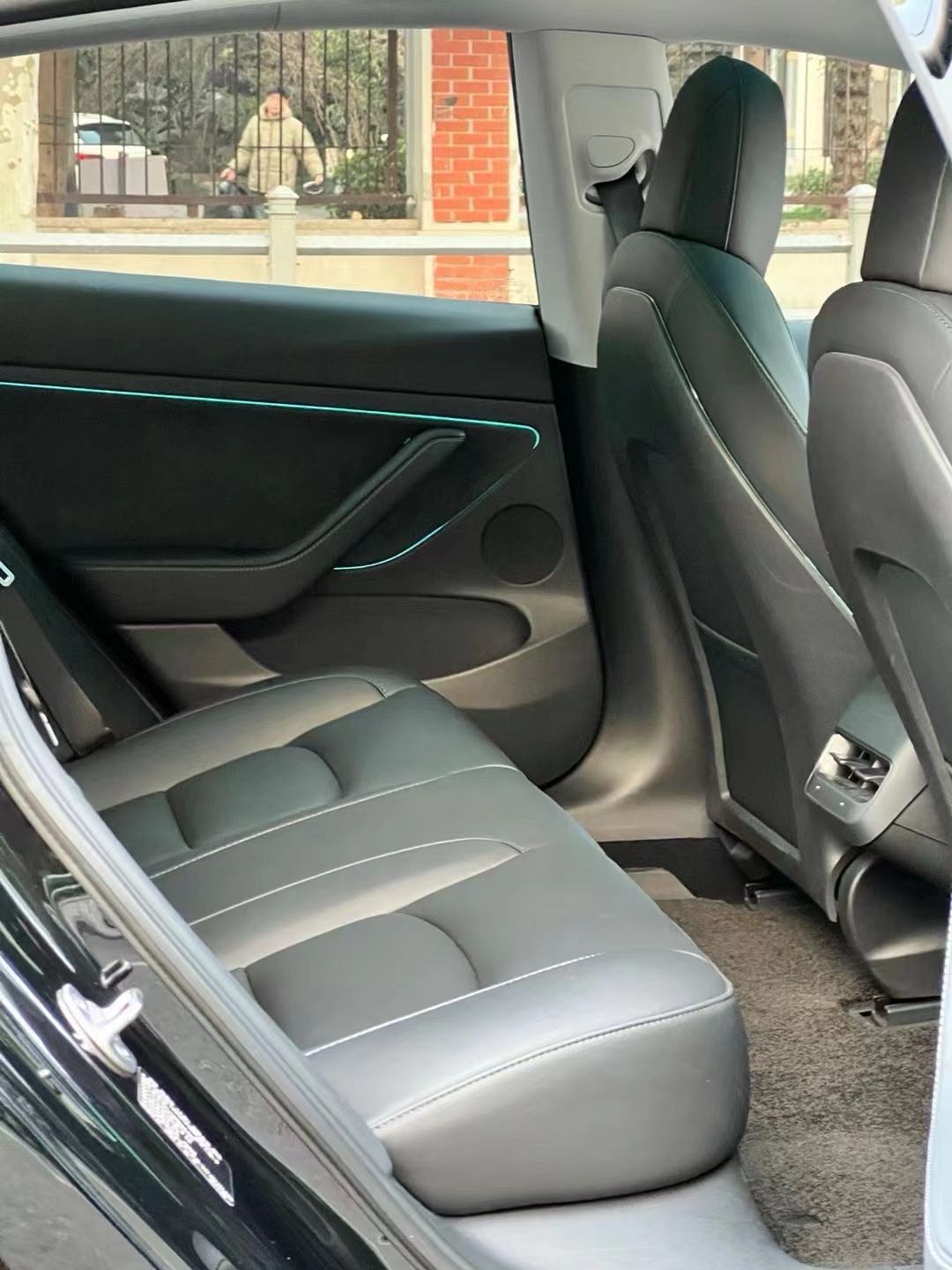 Tesla Model 3 2023 car image #10