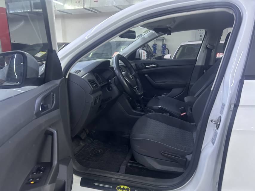 Volkswagen T-Cross 2019 car image #9