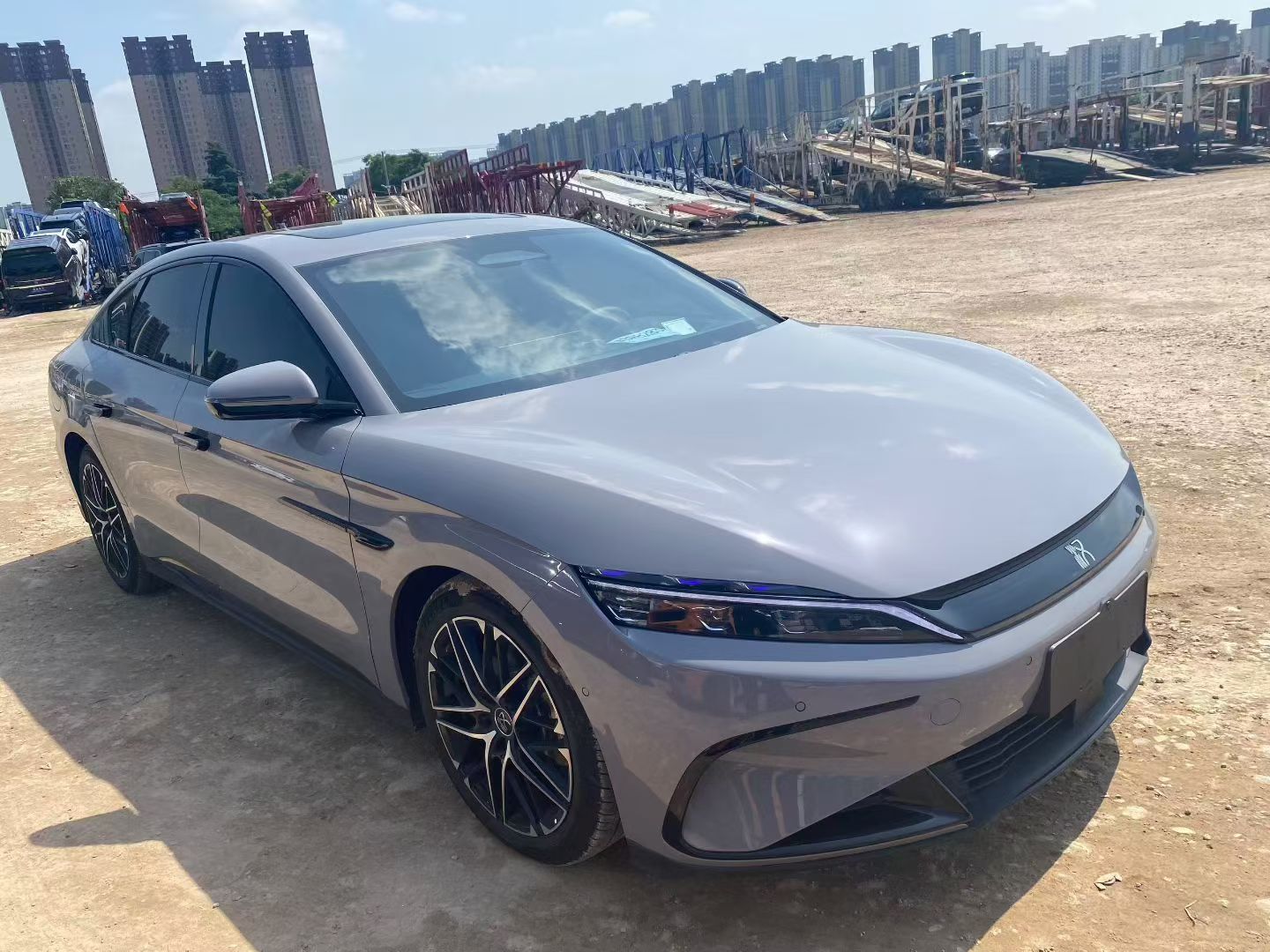 BYD Han 2025 #4 BYD Han 2025 car image #4