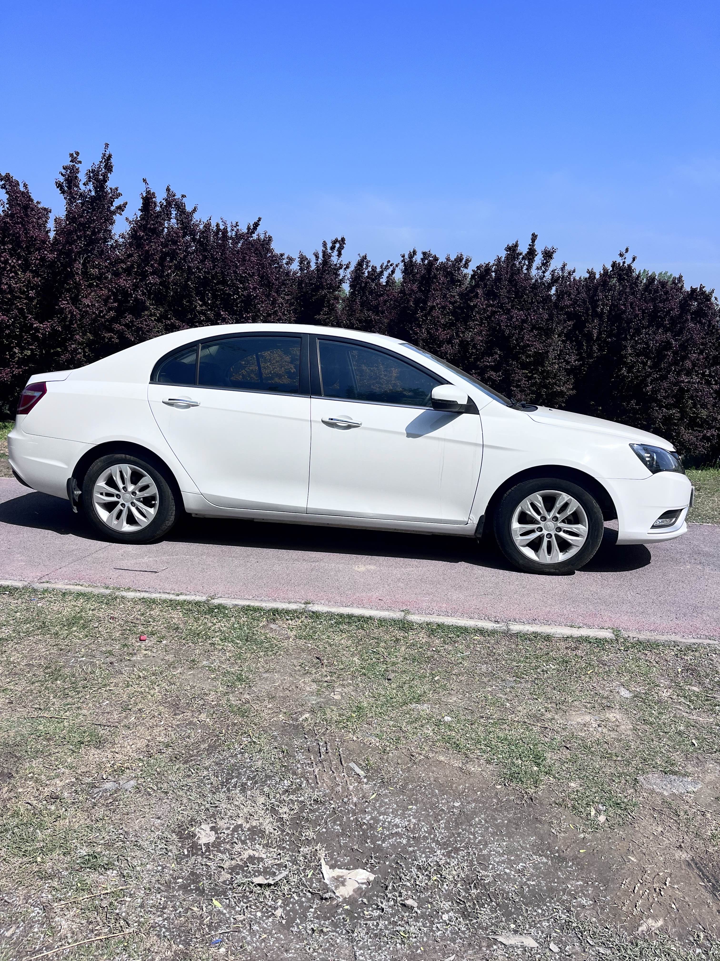 GEELY Emgrand 2015 #5 GEELY Emgrand 2015 car image #5