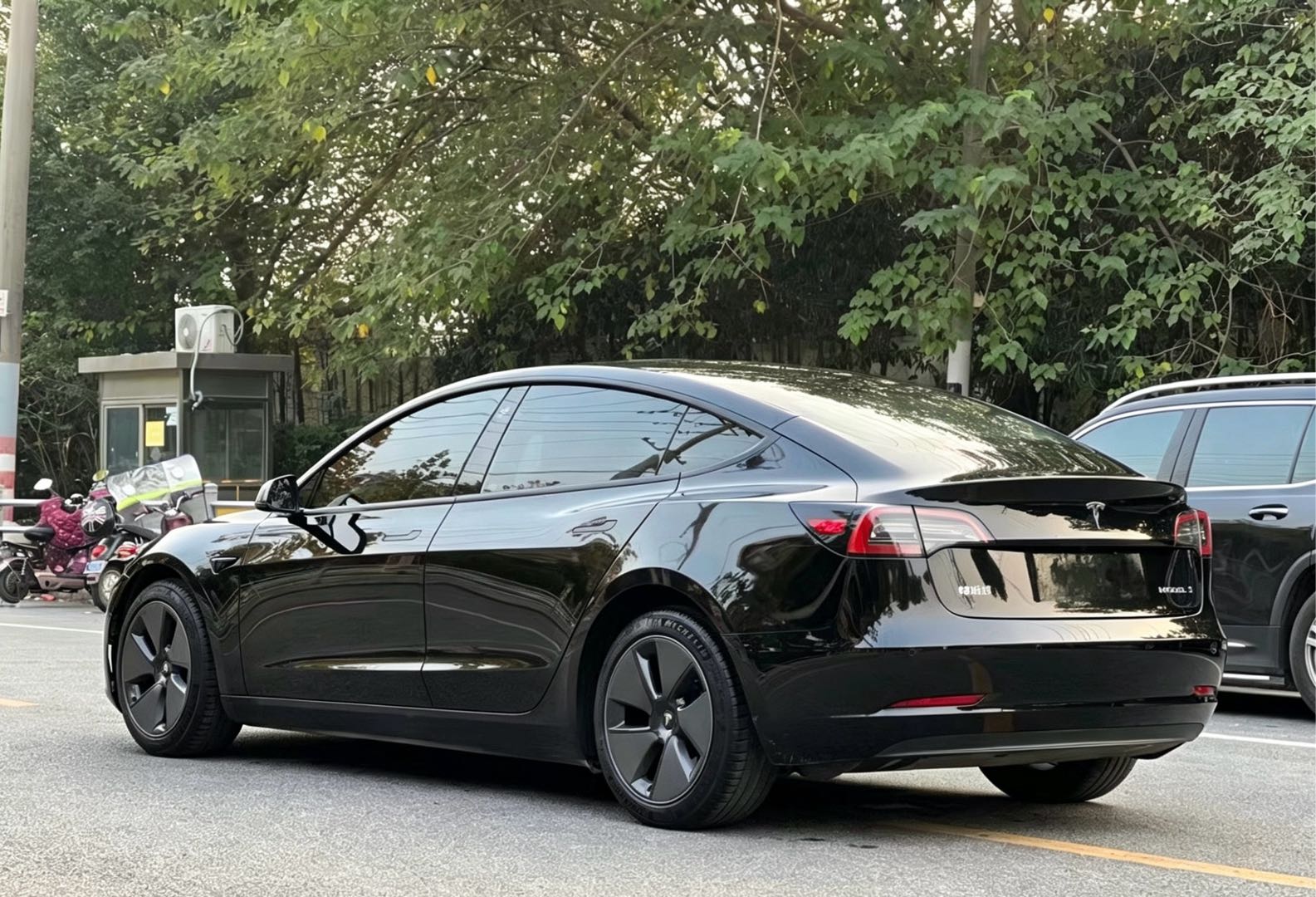 Tesla Model 3 2023 car image #6