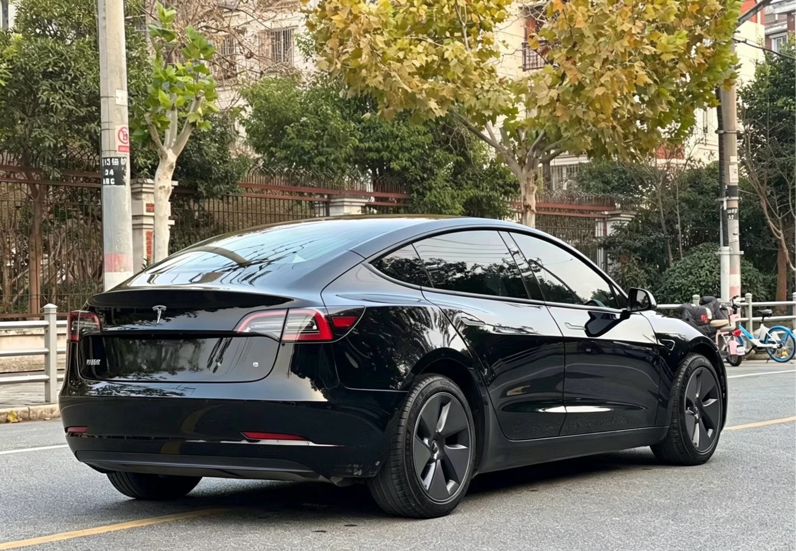 Tesla Model 3 2023 car image #8