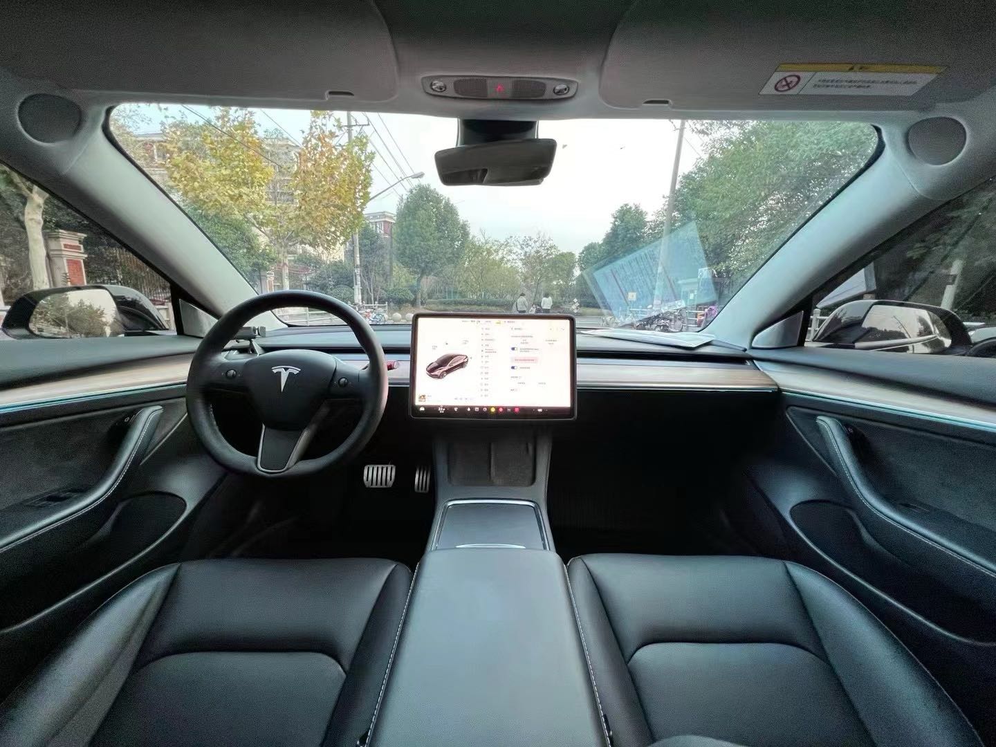 Tesla Model 3 2023 car image #9