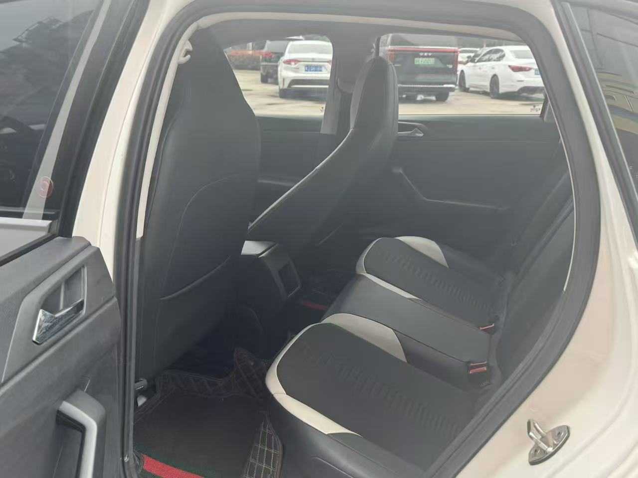 Volkswagen Polo 2020 car image #7