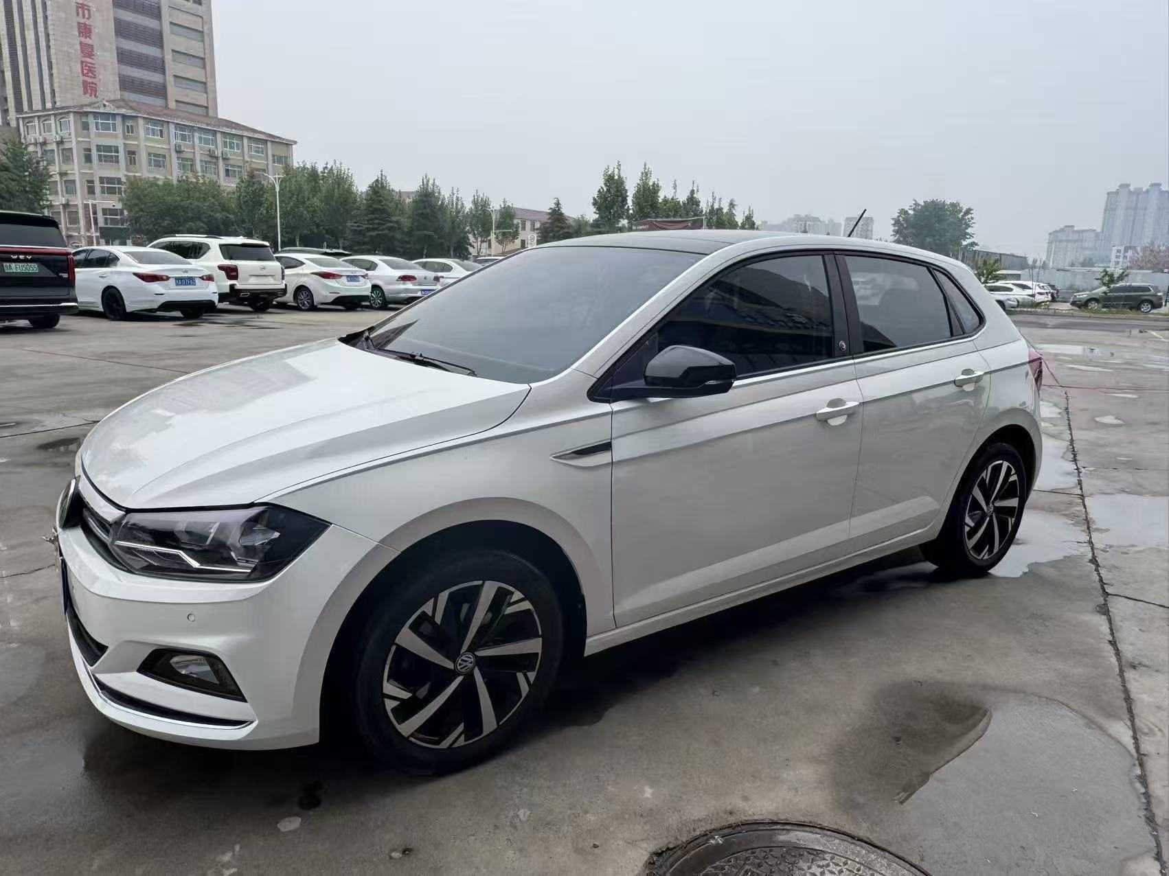 Volkswagen Polo 2020 car image #2