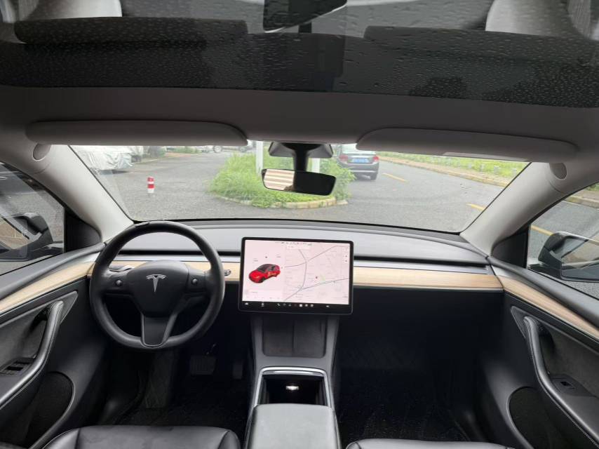 Tesla Model Y 2021 #5 Tesla Model Y 2021 car image #5
