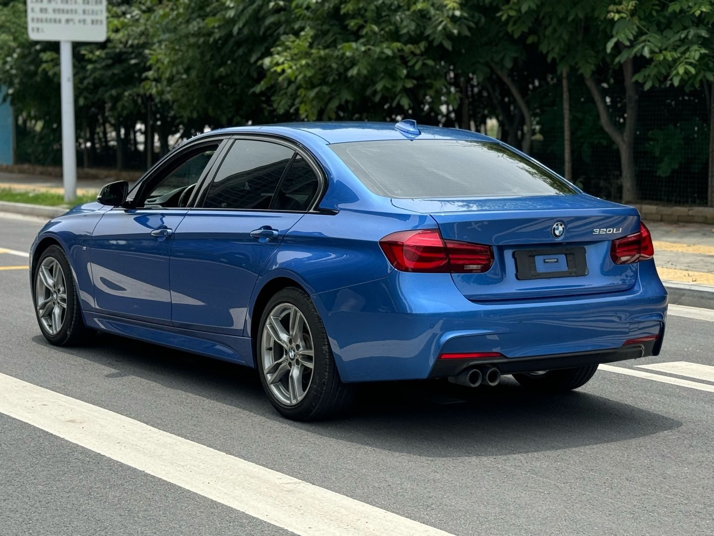 BMW 3 Series 2019 #6 BMW 3 Series 2019 car image #6