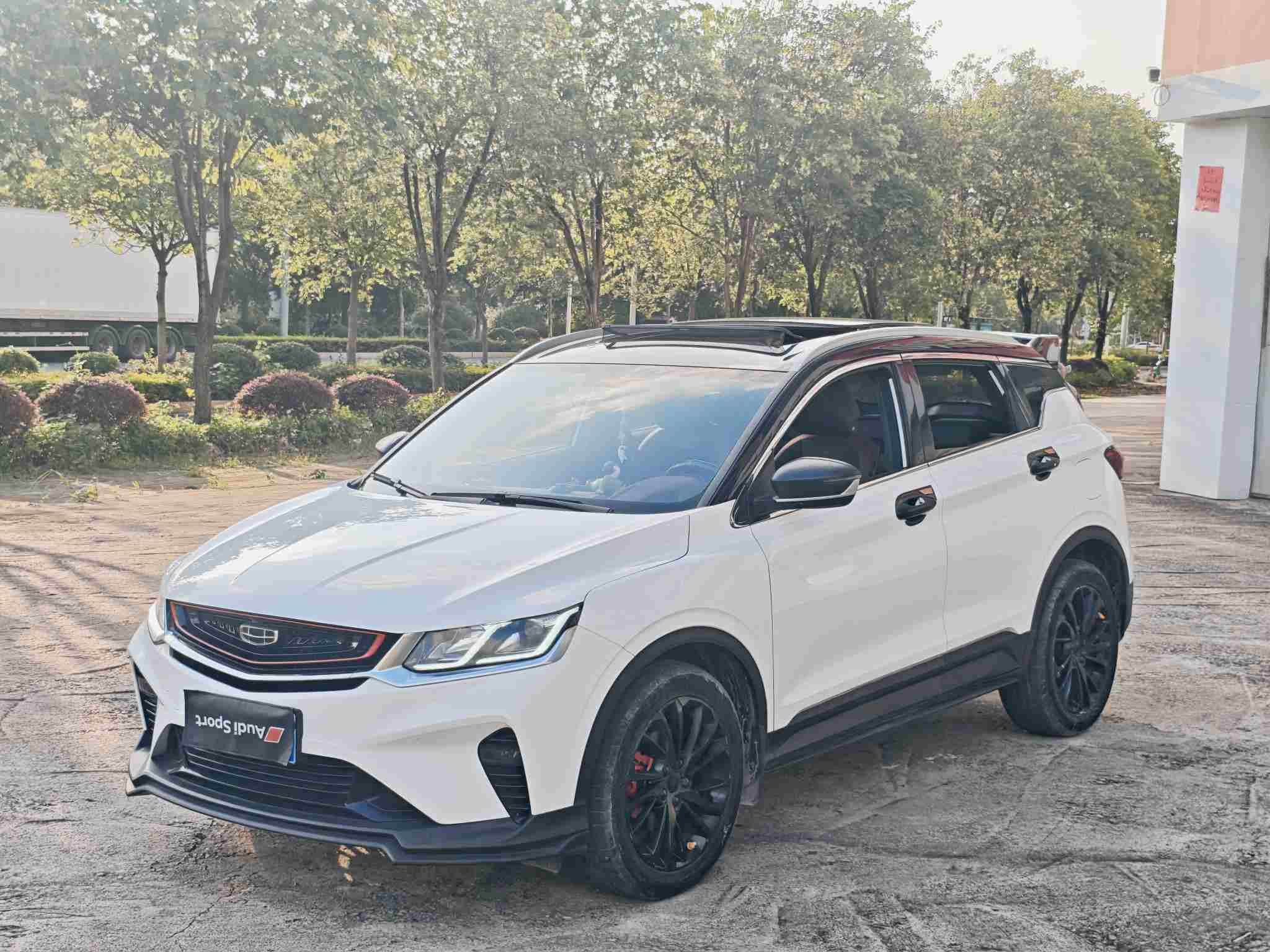 GEELY Coolray 2020 car image #2