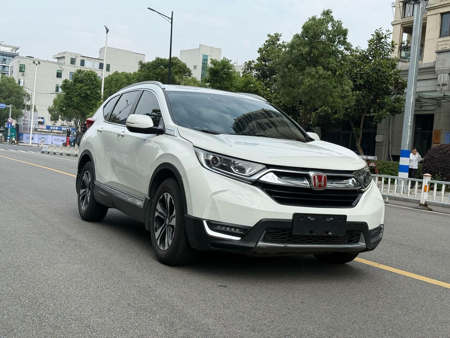2019 car image #5