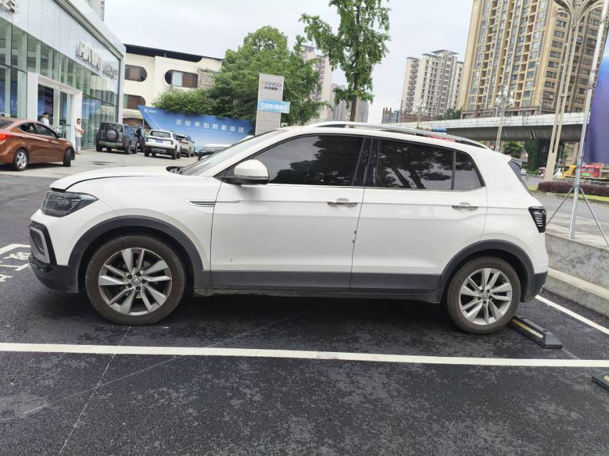 Volkswagen T-Cross 2019 #4 Volkswagen T-Cross 2019 car image #4