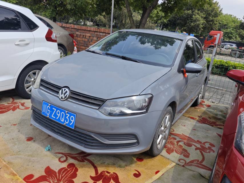 Volkswagen Polo 2014 car image #2