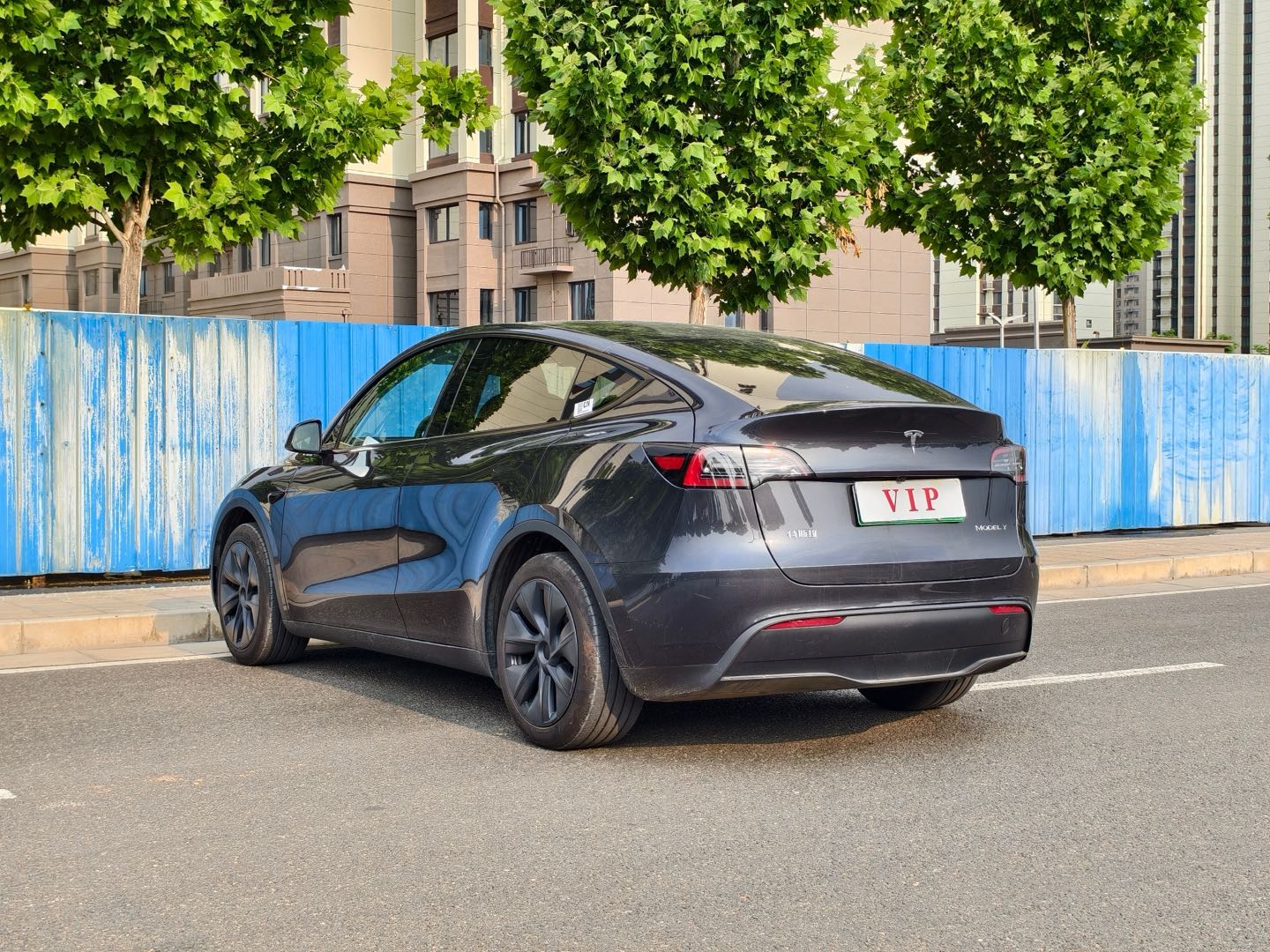 Tesla Model Y 2025 car image #5