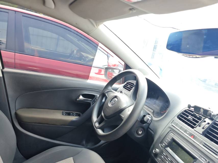 Volkswagen Polo 2014 car image #6